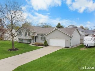 6332 Rush Creek Ct, Hudsonville, MI 49426