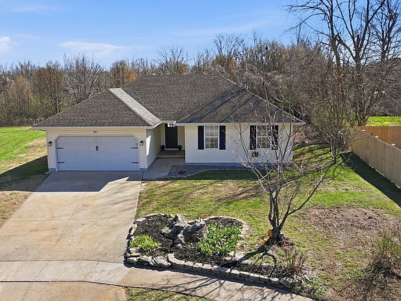 3rd image of 3951 W Ildereen Street