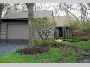 46 Lakewood Cir, Saint Charles, IL 60174