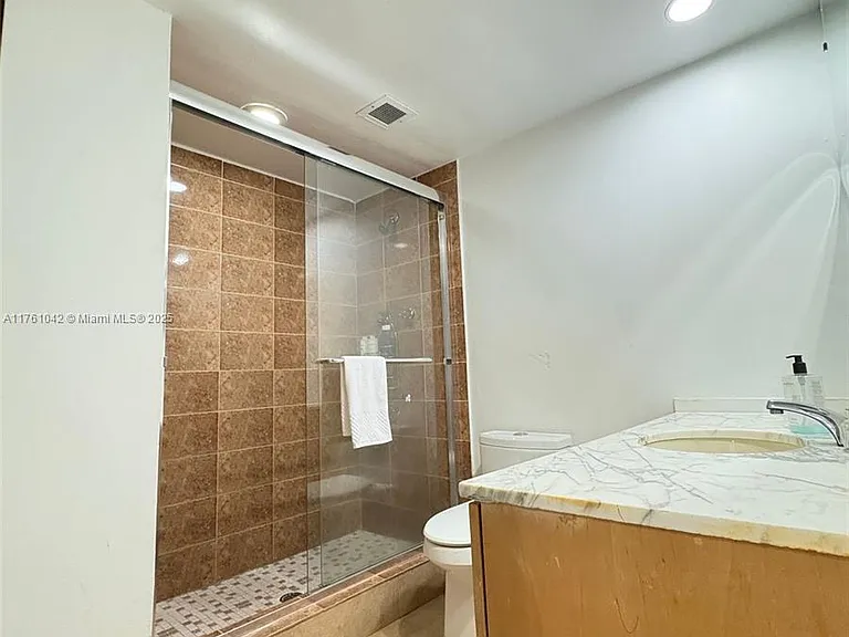 1965 S Ocean Dr #2F — Photo 7