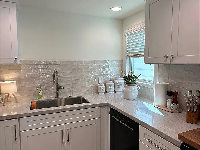 608 Poinsettia Ave #B — Photo 12