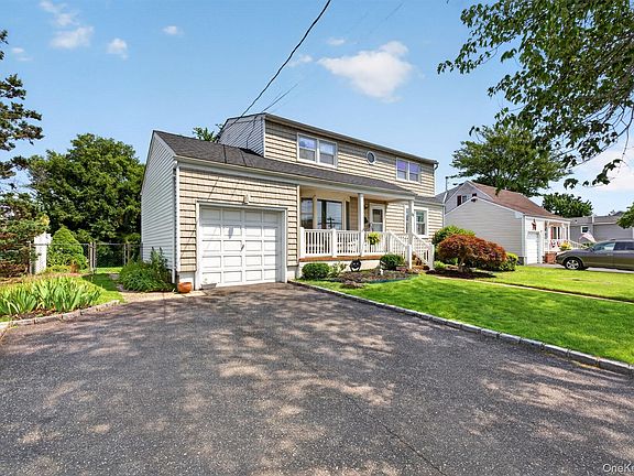 2nd image of 88 Crestwood Boulevard