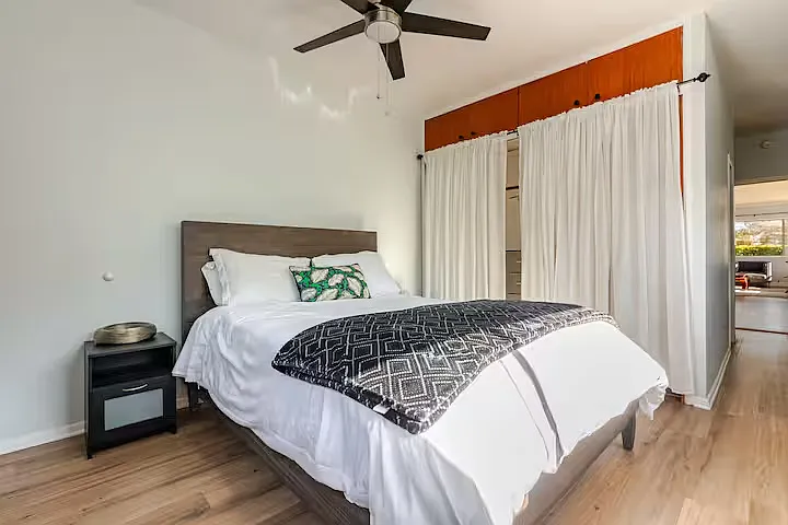 1427 Carmona Ave — Photo 34