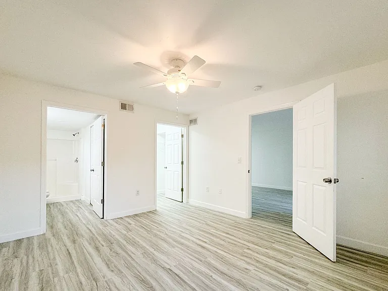 11970 Palm Bay Ct — Photo 6