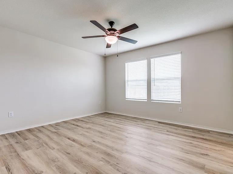 1337 Waggoner Dr — Photo 16