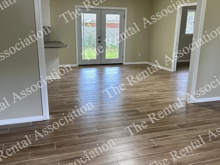 1801 Roosevelt Dr — Photo 4