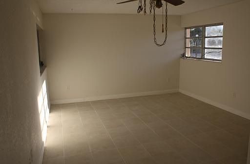 3rd image of 14201 Kendale Lakes Cir