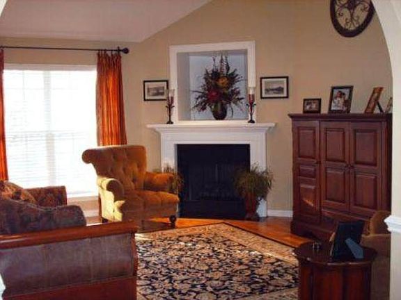 2nd image of 208 Heatherwood Ct NW