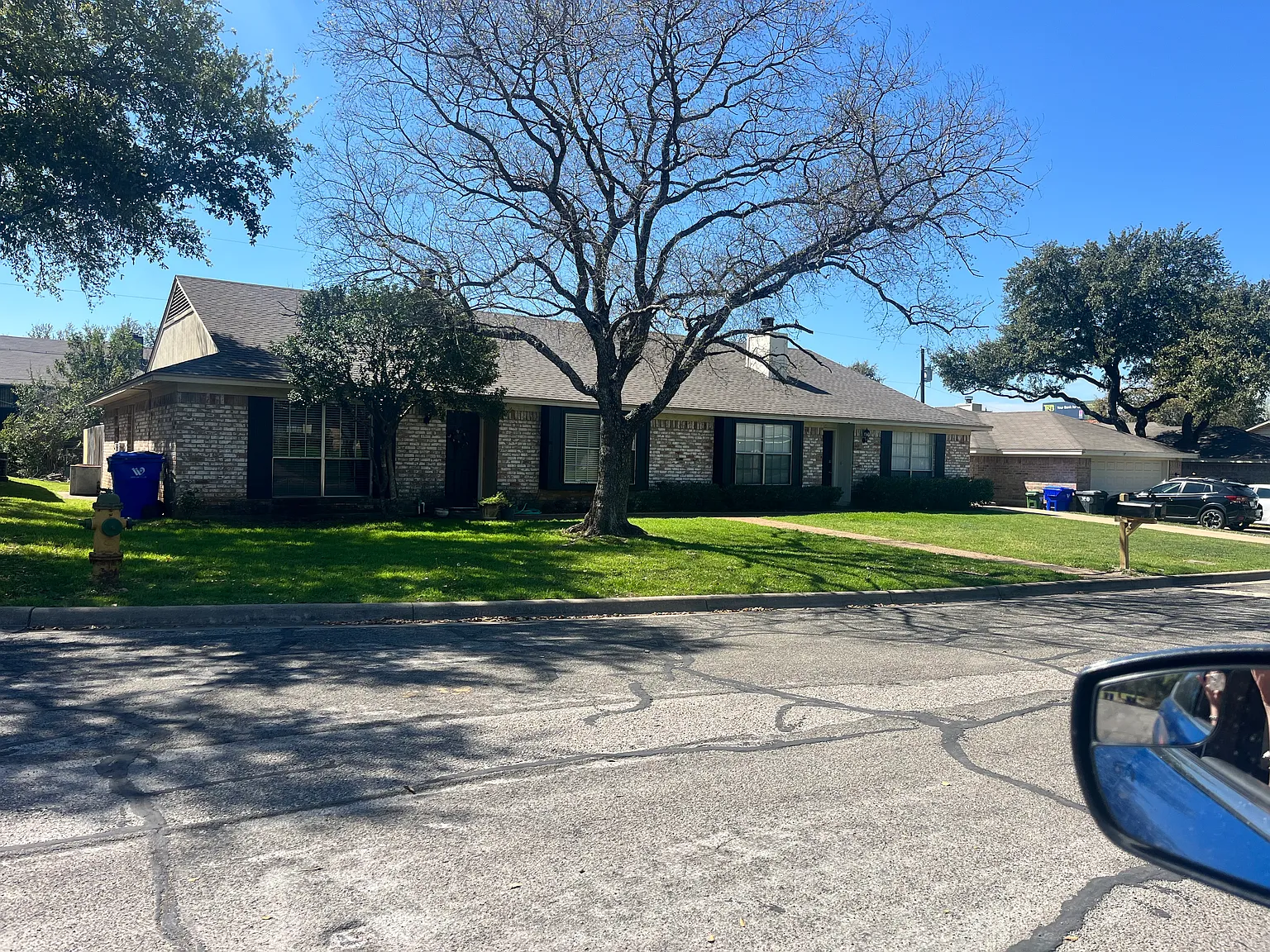 3 bed, 1400 sqft, $2,000 — Photo 2