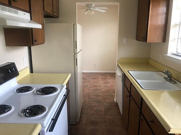 4th image of 1702 N Newsom St