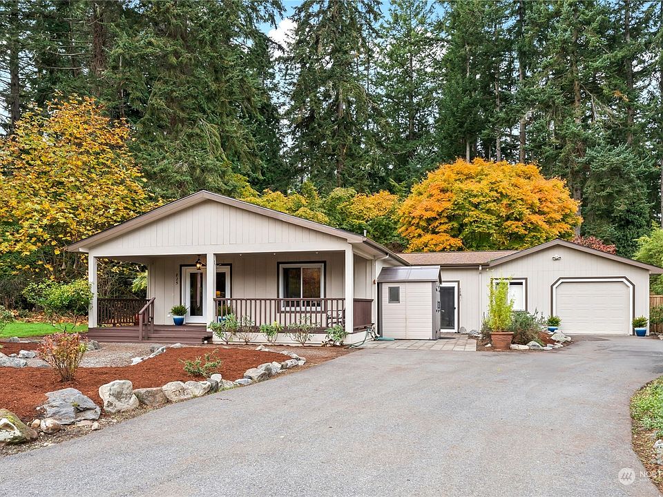 1st image of 825 Decker Avenue