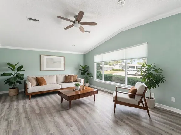 1401 W Schwartz Blvd, Lady Lake, FL 32159