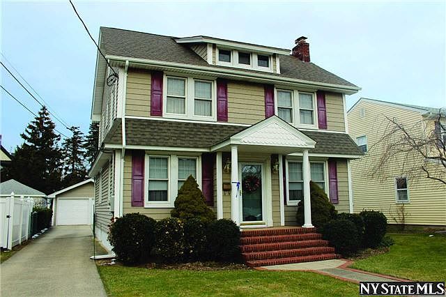 1st image of 415 Lakeview Ave