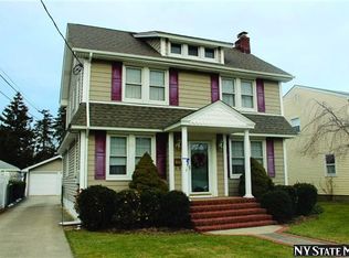 415 Lakeview Ave, Rockville Centre, NY 11570