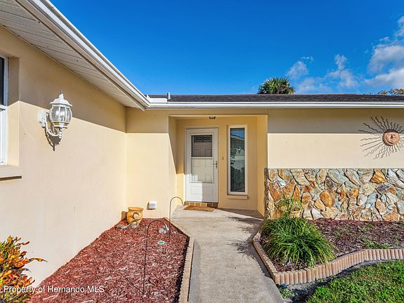 3rd image of 6724 Crossbow Ln