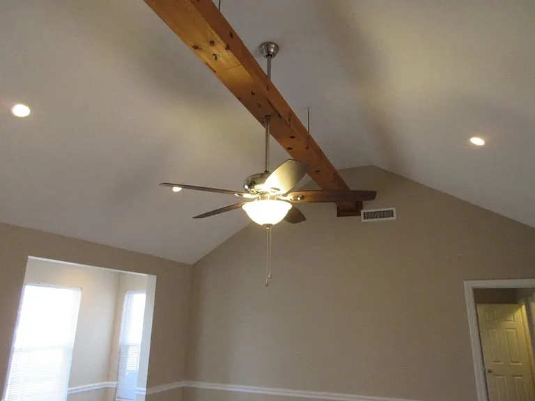 1551 Ridgemont Dr — Photo 3