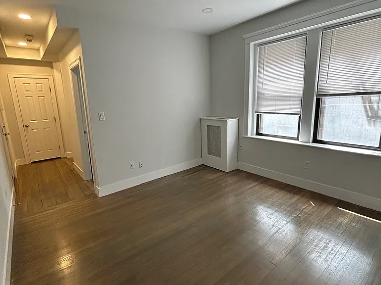 9 Peterborough St #5 — Photo 6