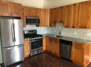 928 N Calvert St APT 3R, Baltimore, MD 21202