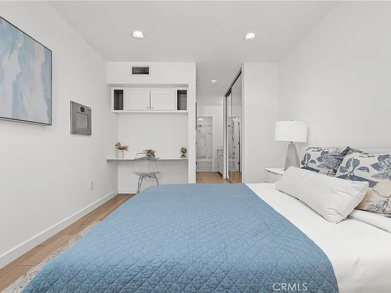 5257 Radford Ave #101 — Photo 12