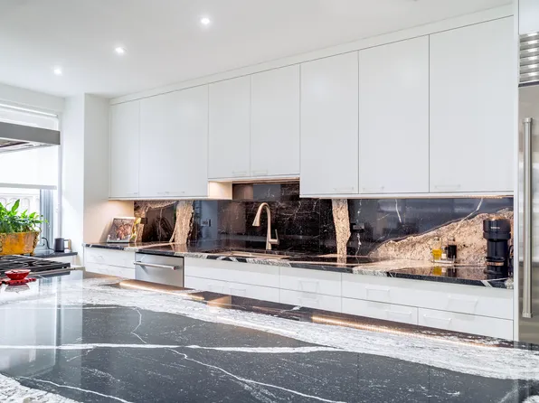 150 East 69th Street image 6 of 14