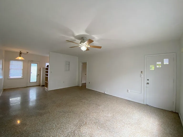 1020 NE 3rd St #1020 — Photo 18