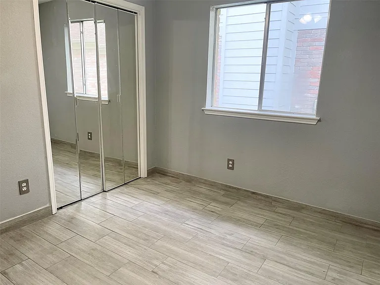 8318 Hot Springs Dr — Photo 6