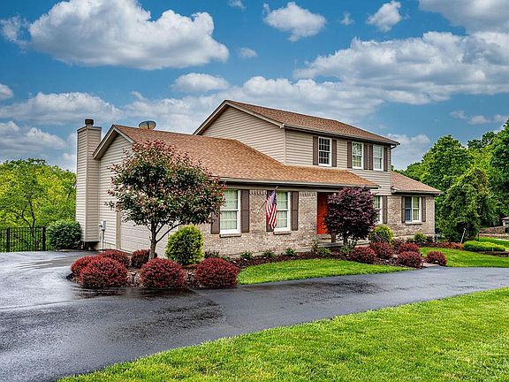 3rd image of 6092 Martha Dr N