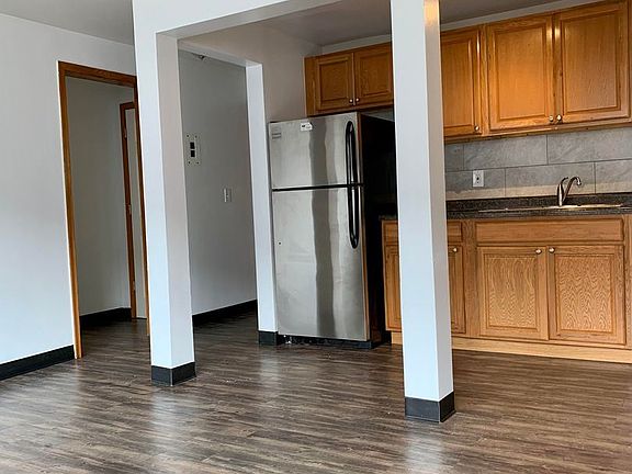 4th image of 625 E 18th St #10336387