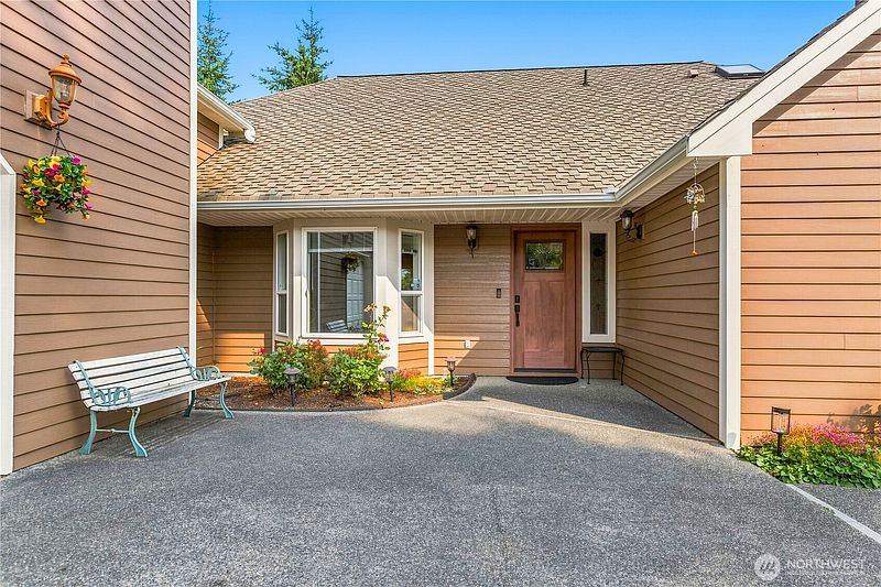 3rd image of 3836 Bay Lane