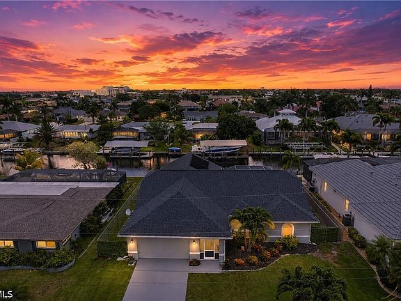 2nd image of 4933 Seville Ct