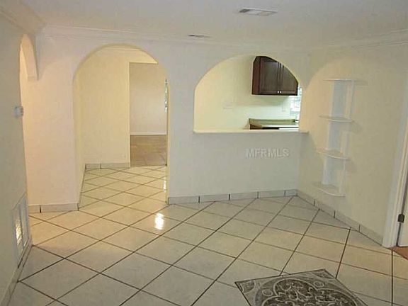 2nd image of 901 Hawaii Dr