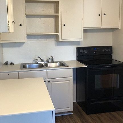 2nd image of 315 W Lincoln Ave