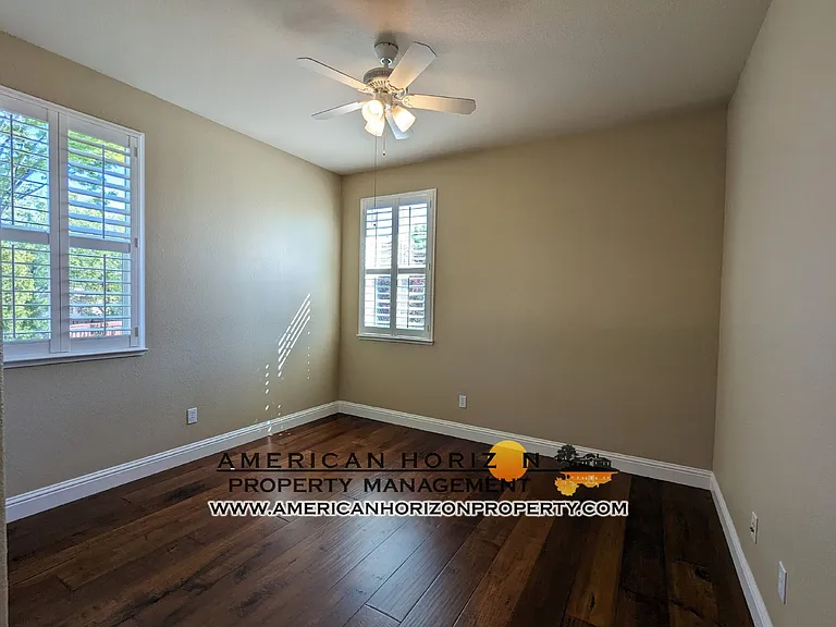425 Crescent Dr — Photo 18