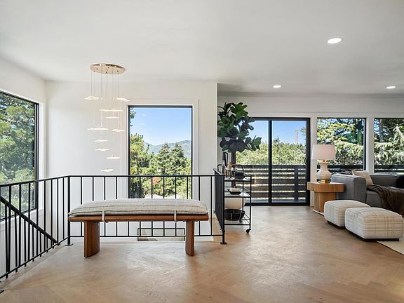 3rd image of 470 Wellesley Avenue