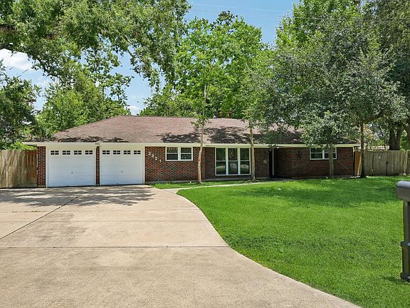 2nd image of 2921 Oak Dr
