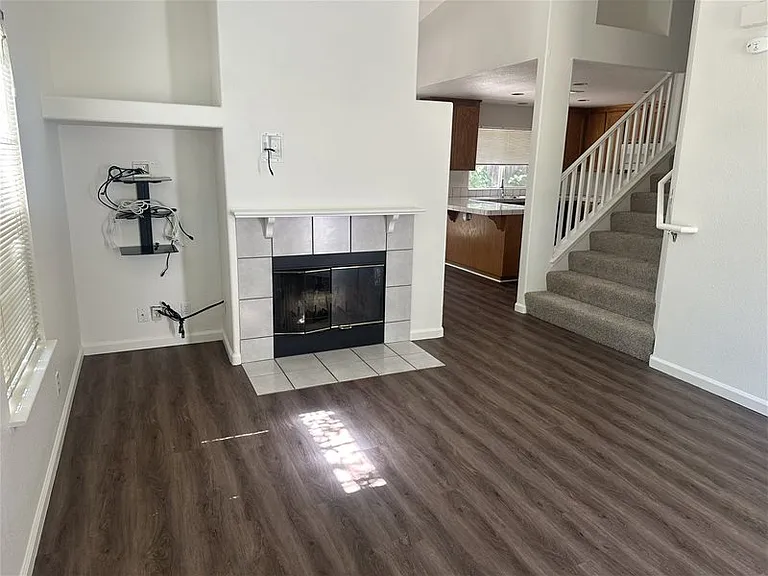 2224 Halsey Cir — Photo 3