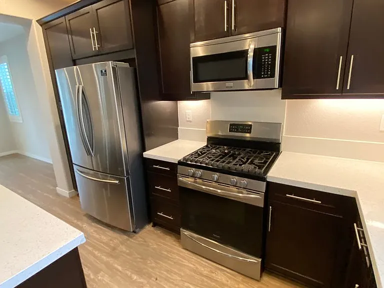 4821 Holden Dr — Photo 16