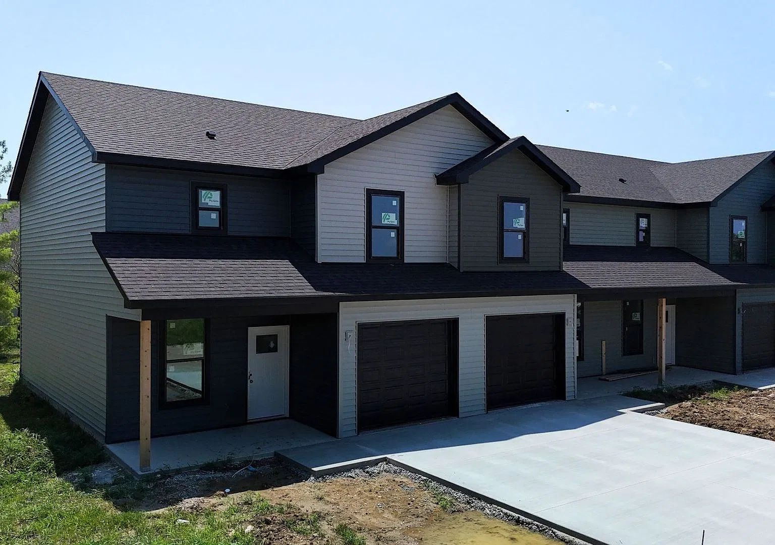 Brand New Townhomes! - Great location 3bed/2.5 bath — Photo 2