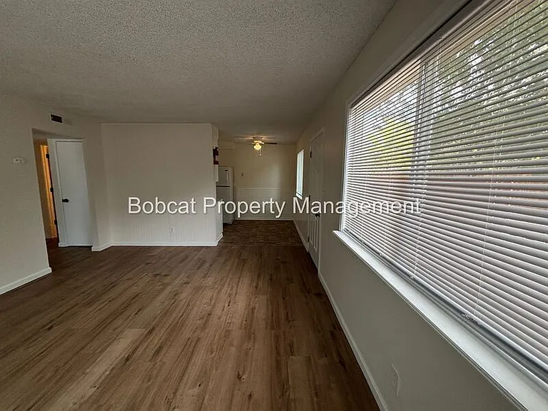 1501 N Edmonds Dr #A — Photo 2