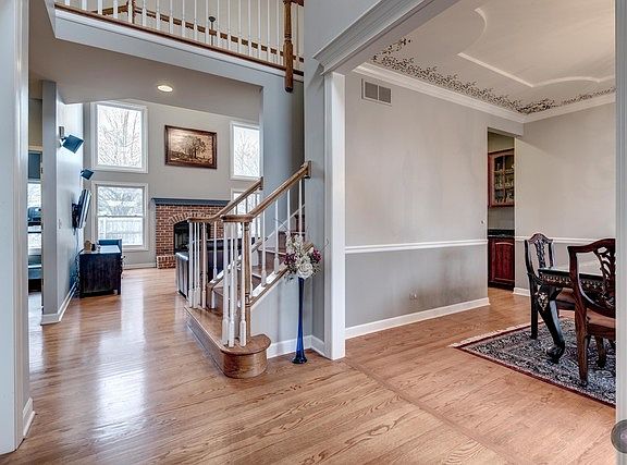 3rd image of 225 Alderwood Ln
