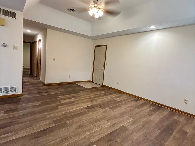 718-720 Republic Dr — Photo 2