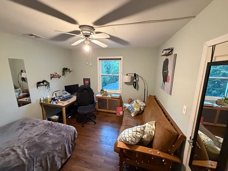 424 Magnolia St — Photo 3