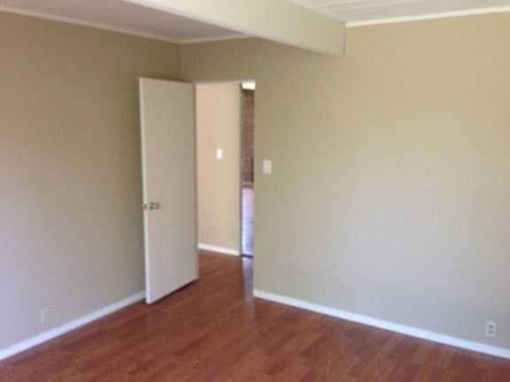 4th image of 817 Duncardine Way