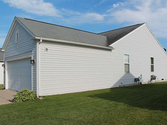 4th image of 5050 Meadow Crest Cir