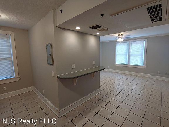 2nd image of 139 Cottage Ave APT 10