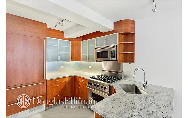 Rented by Douglas Elliman | media 54