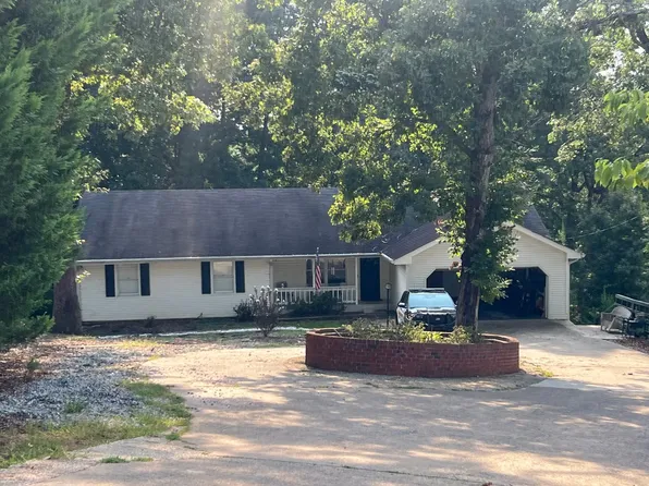 9075 Hayes Dr, Gainesville, GA 30506
