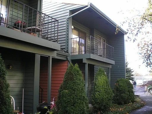 340 NE 100th Ave — Photo 8
