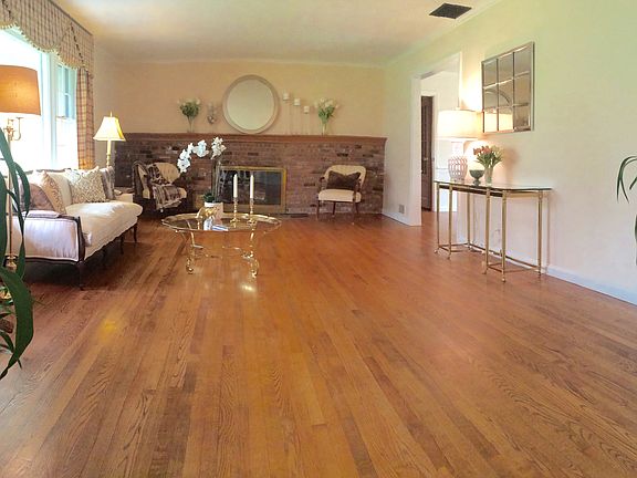 4th image of 32 Windsor Pl