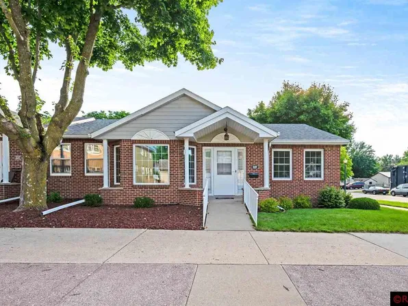 229 N Main St, Blue Earth, MN 56013